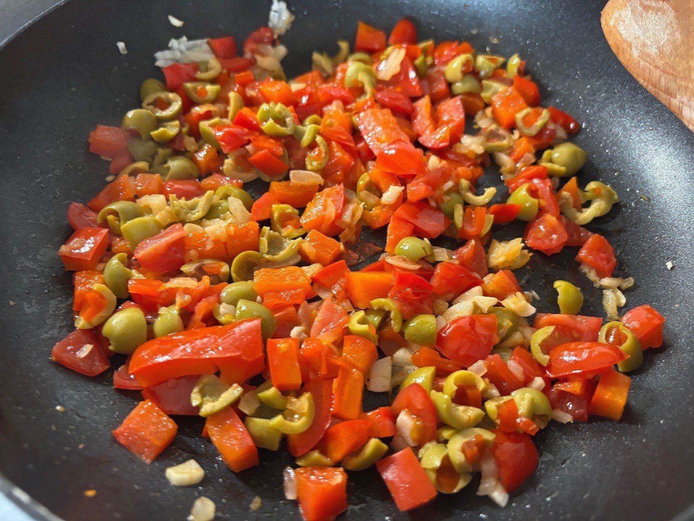 Mediterrán surimis tészta – 2. lépés