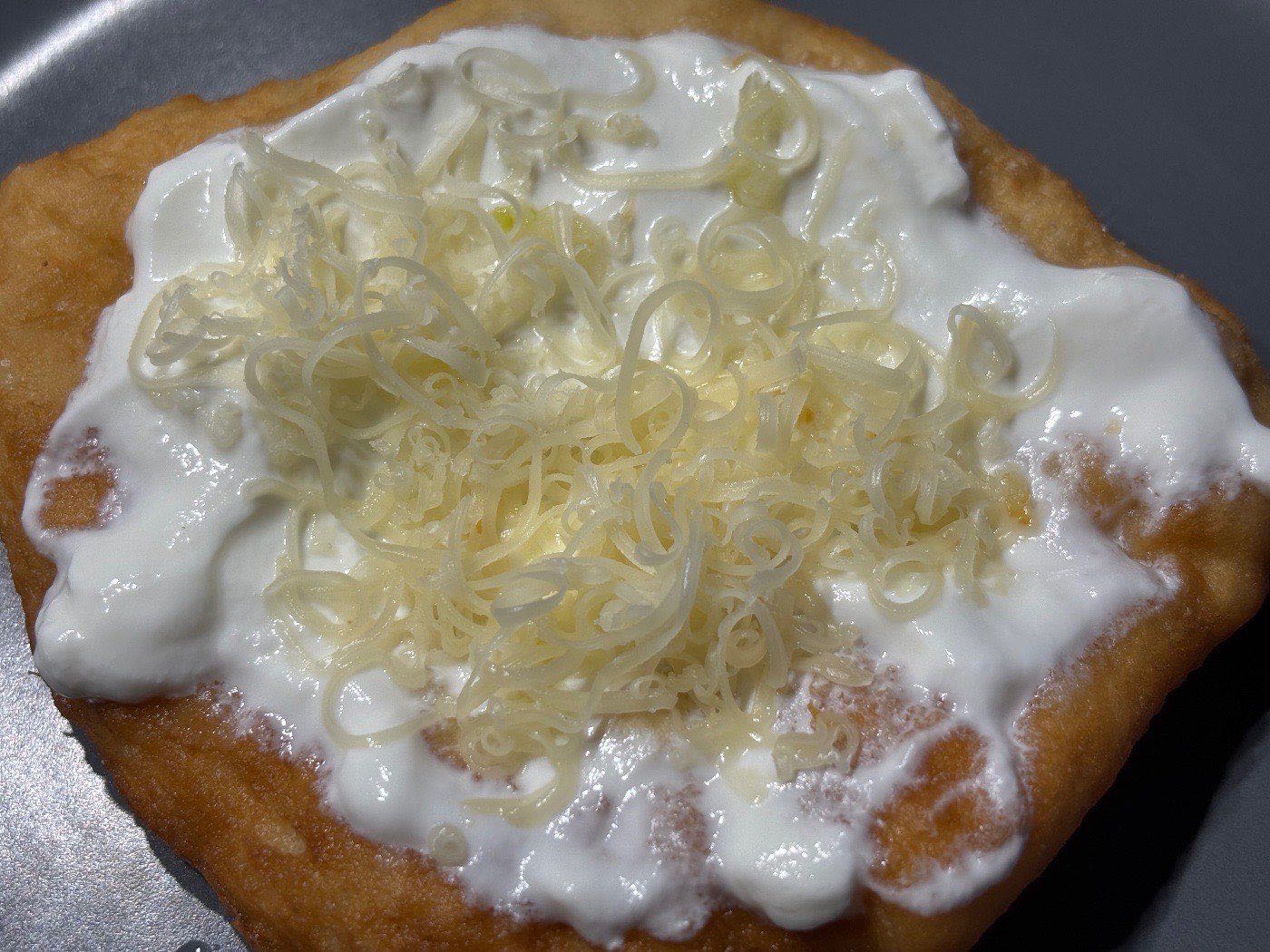 Házi lángos - puha, foszlós és ropogós – 4. lépés