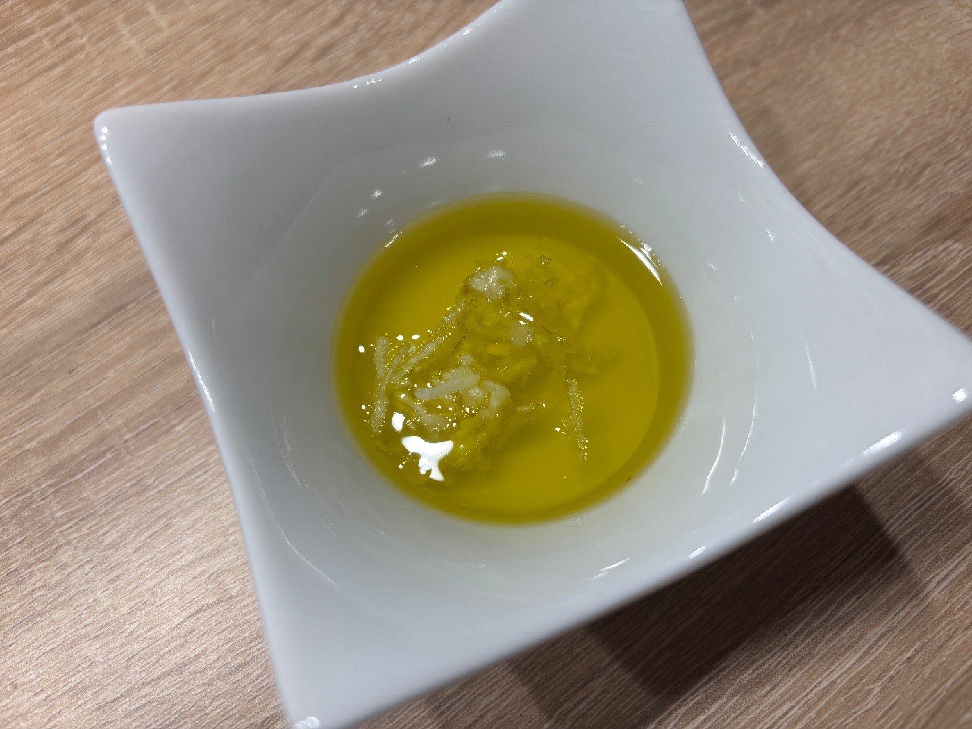 Egyszerű salátaöntet - citromos, fokhagymás vinaigrette házilag – 3. lépés