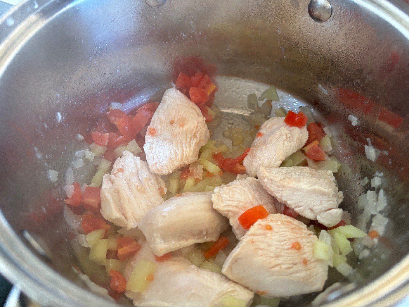 Csirkepaprikás - klasszikus, szaftos magyar recept – 2. lépés