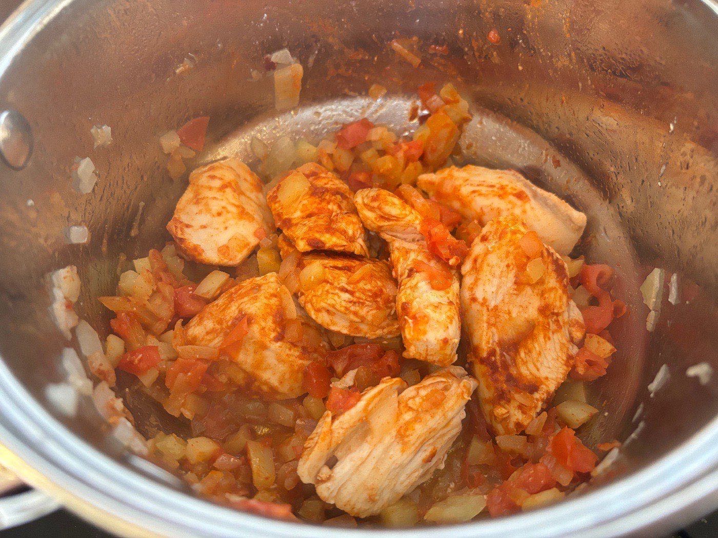 Csirkepaprikás - klasszikus, szaftos magyar recept – 3. lépés