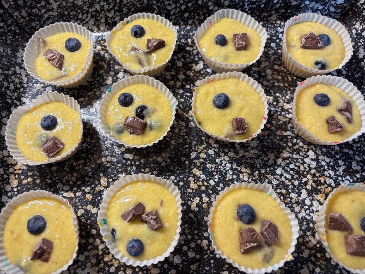 Csokis-áfonyás muffin - puha, gyümölcsös desszert egyszerűen – 2. lépés