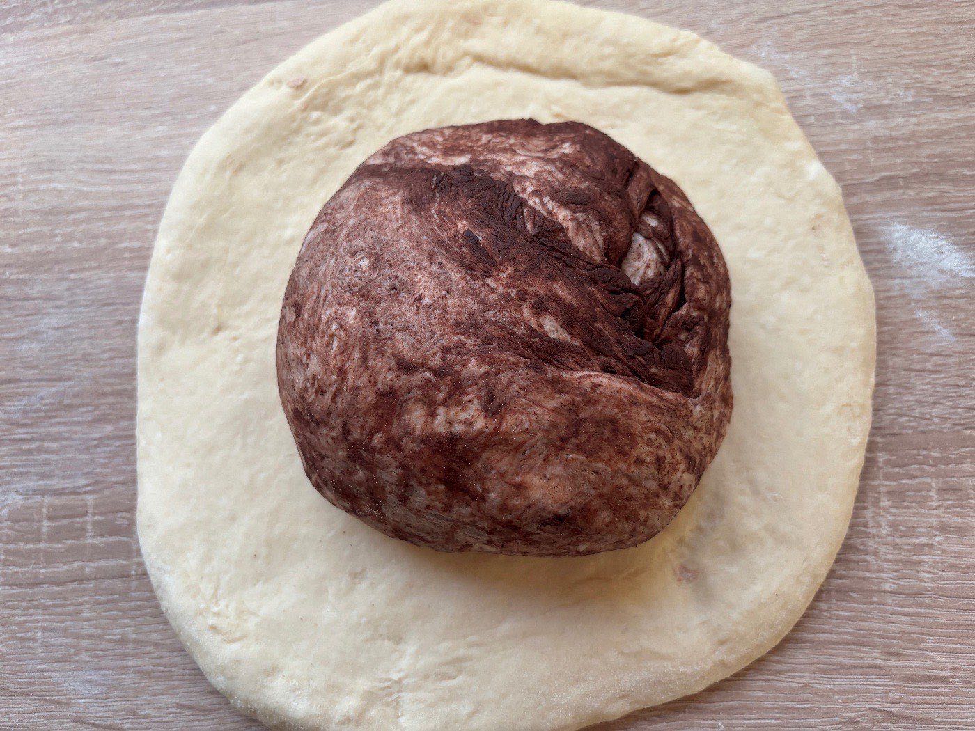 Kelt tésztás csokis croissant - puha, foszlós péksütemény házilag – 3. lépés