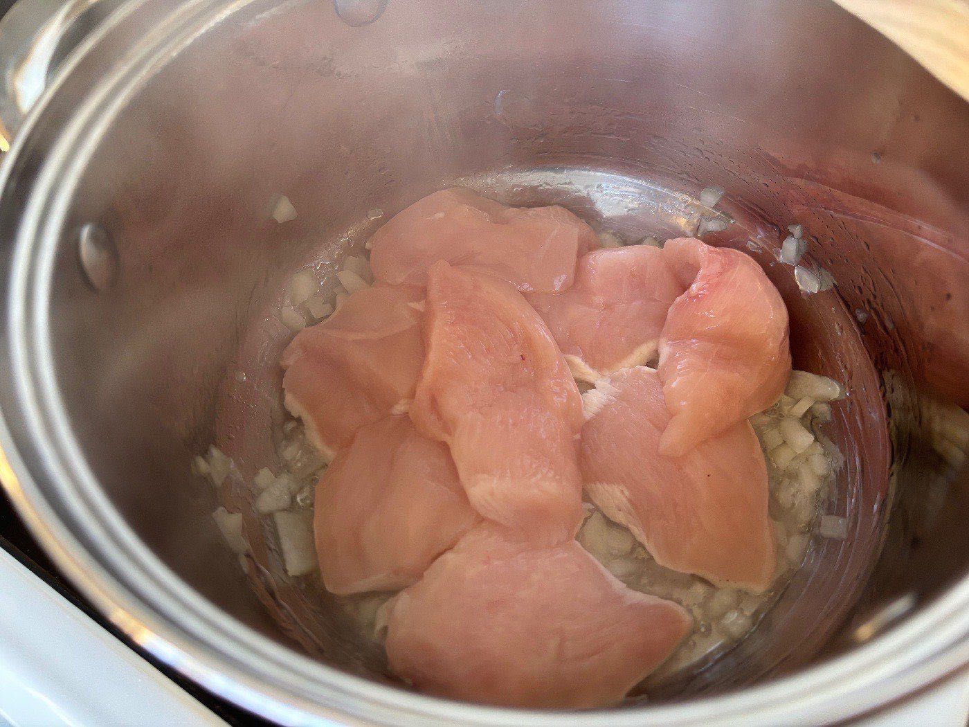 Csirkepaprikás - klasszikus, szaftos magyar recept – 1. lépés