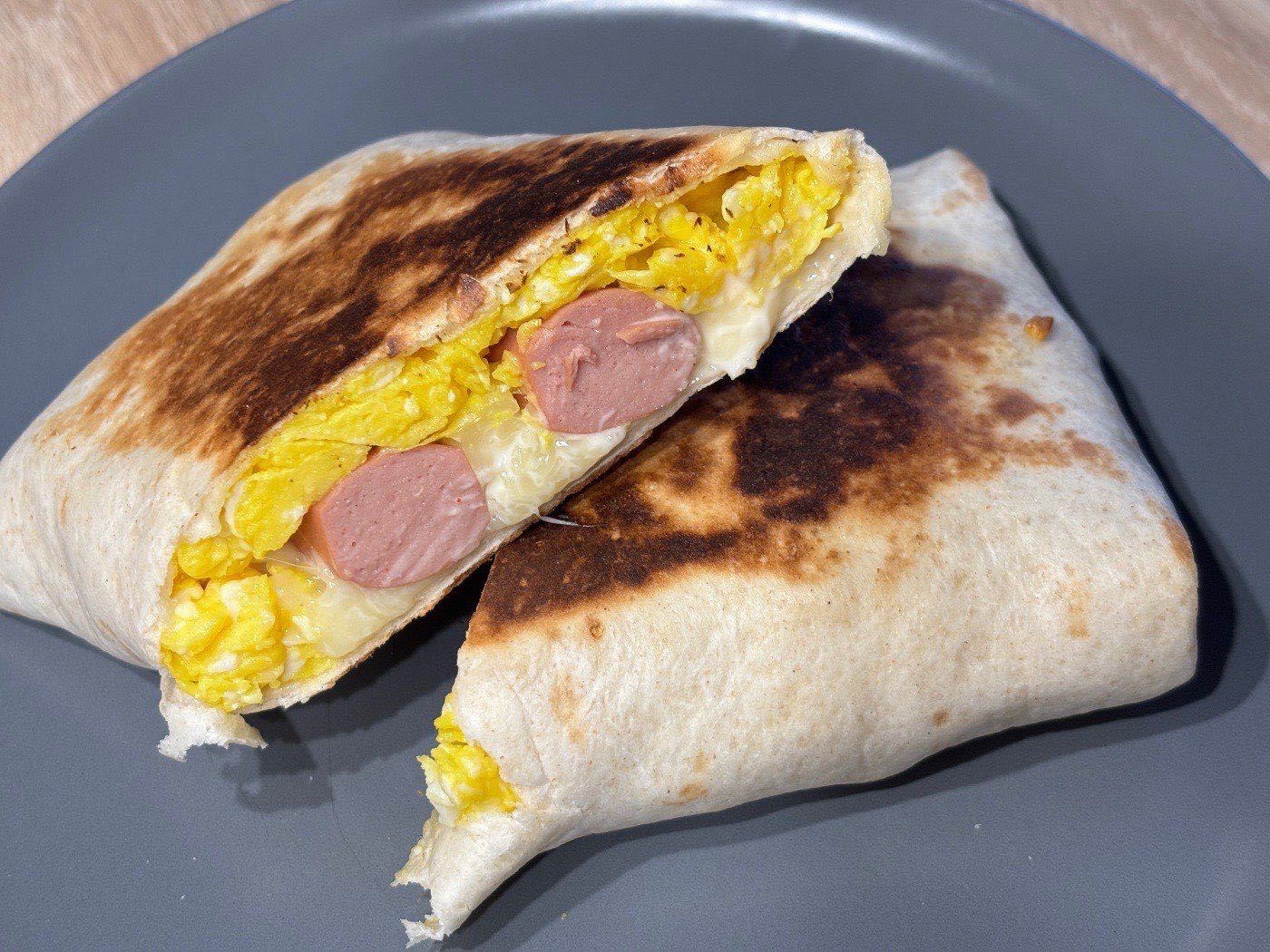 Tojásos-virslis wrap serpenyőben – 4. lépés