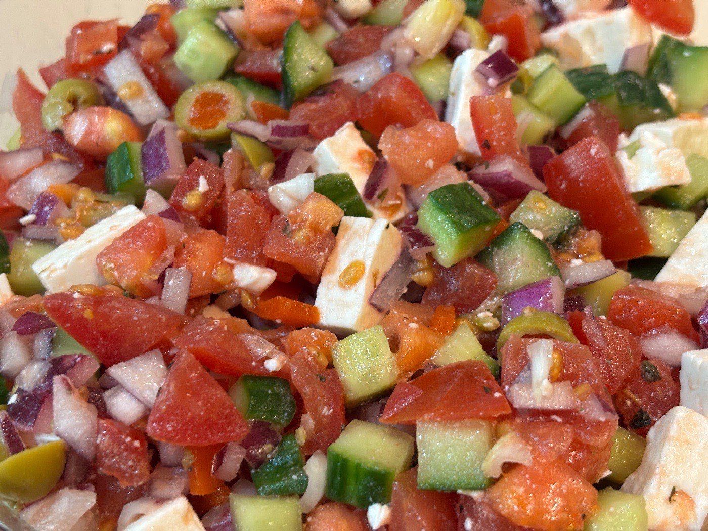 Görögsaláta - friss, klasszikus mediterrán saláta recept – 1. lépés